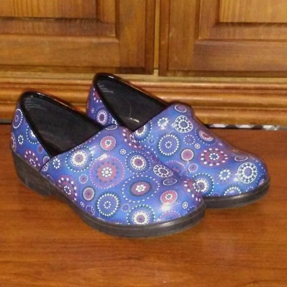 Women's nursing clogs (unknown brand) - size 7.5 - excellent condition - Picture 1 of 4